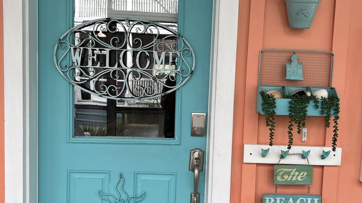 Port St. Joe Cottage | 2-night min for scallop season! Steps to the pool and short drive to the beach!