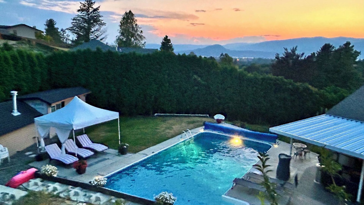 Southeast Kelowna House | 2 Non-Interconnecting Suites + Heated Salt Pool/HotTub