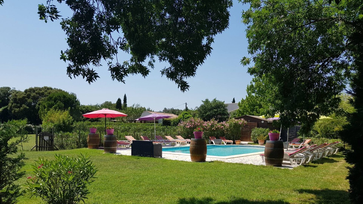 Montaud Cottage | 2 people standing cottage with garden pool