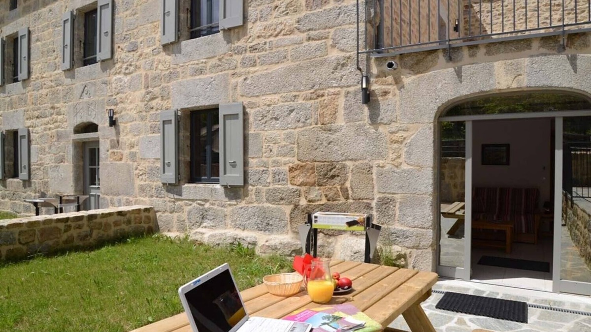 Albaret-le-Comtal House | 2-person gîte at Ferme Lionnet