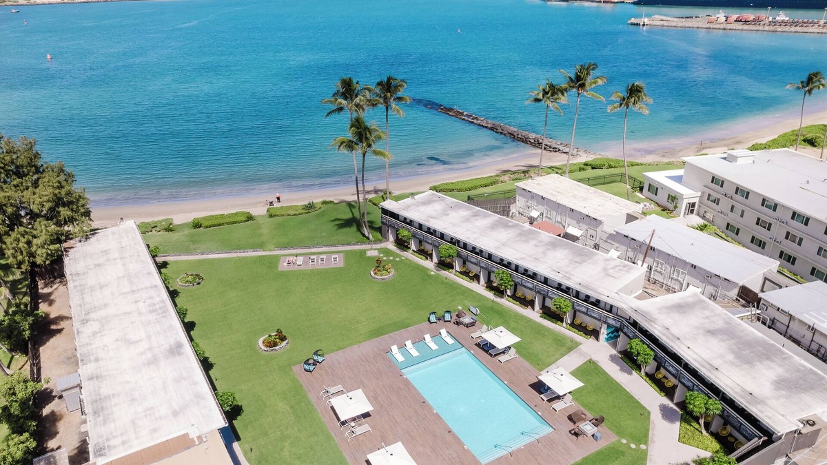 Kahului Hotel | 2 Pet-friendly Accommodations, Outdoor Pool, Steps to Ho'aloha Park Beach