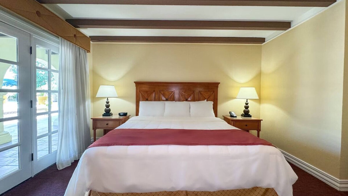 Western Division Hotel | 2 Pet-Friendly Colonial Hideaway w/Pool, Fitness, and Onsite Dining