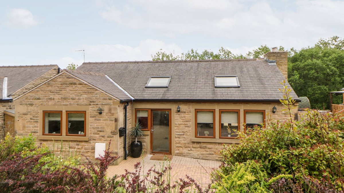 Hollow Meadows Cottage | 2 PHEASANT LANE, pet friendly in Bolsterstone/Ewden Village