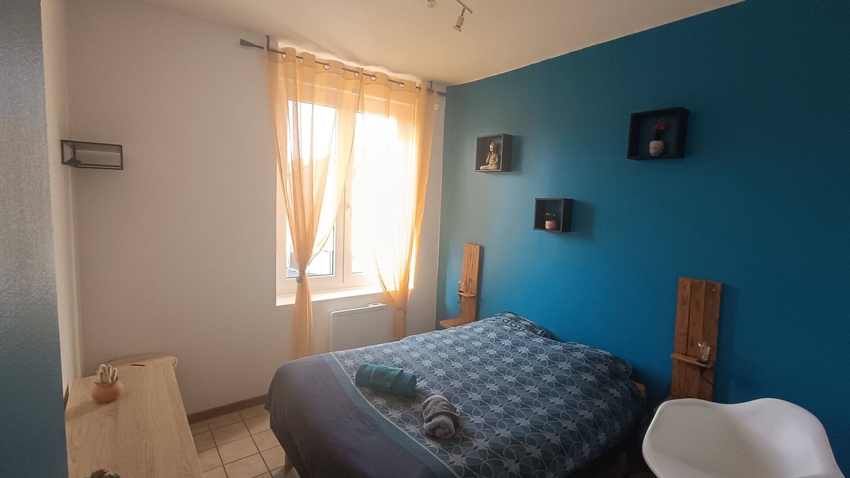 Chalons-en-Champagne Apartment | 2 Pièces Calme Stationnement Gratuit Wi-fi Haut Débit