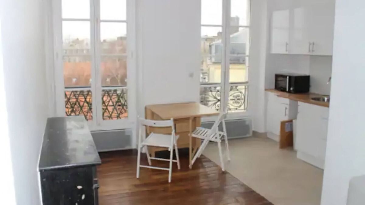 Saint-Louis Apartment | 2 Pièces Paisible Avec vue Dégagée sur Versailles à 10 Minutes à Pied du Château