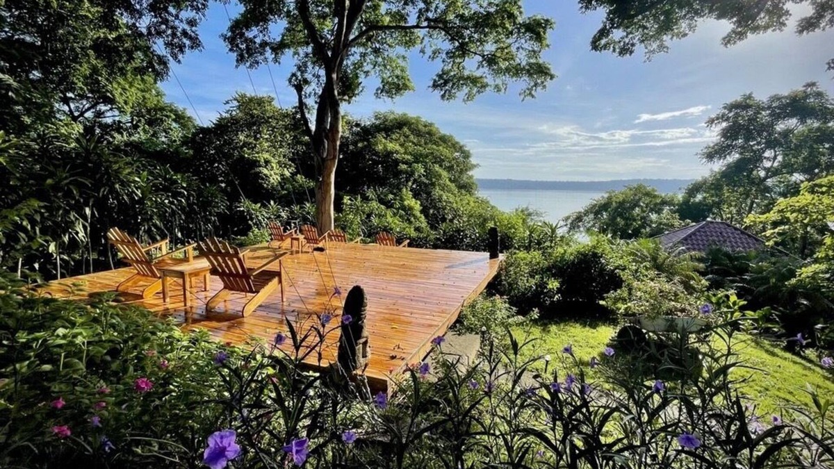 San Juan de Oriente Cabin | 2 private casitas & 1 private bedroom in front of the Laguna de Apoyo