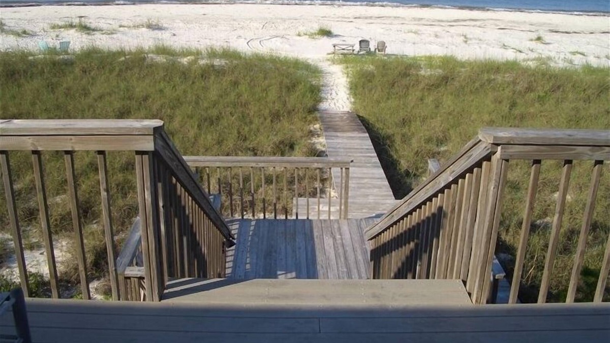 Alligator Point House | 2 PRIVATE SECLUDED BEACHES - BOTH SIDES. GULF AND BAY. OPEN