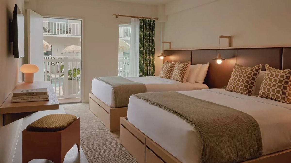 San Jacinto Hotel | 2 Queen Bed Rooms w/Balconies | Walk to Sand, Shops & Galveston Sights