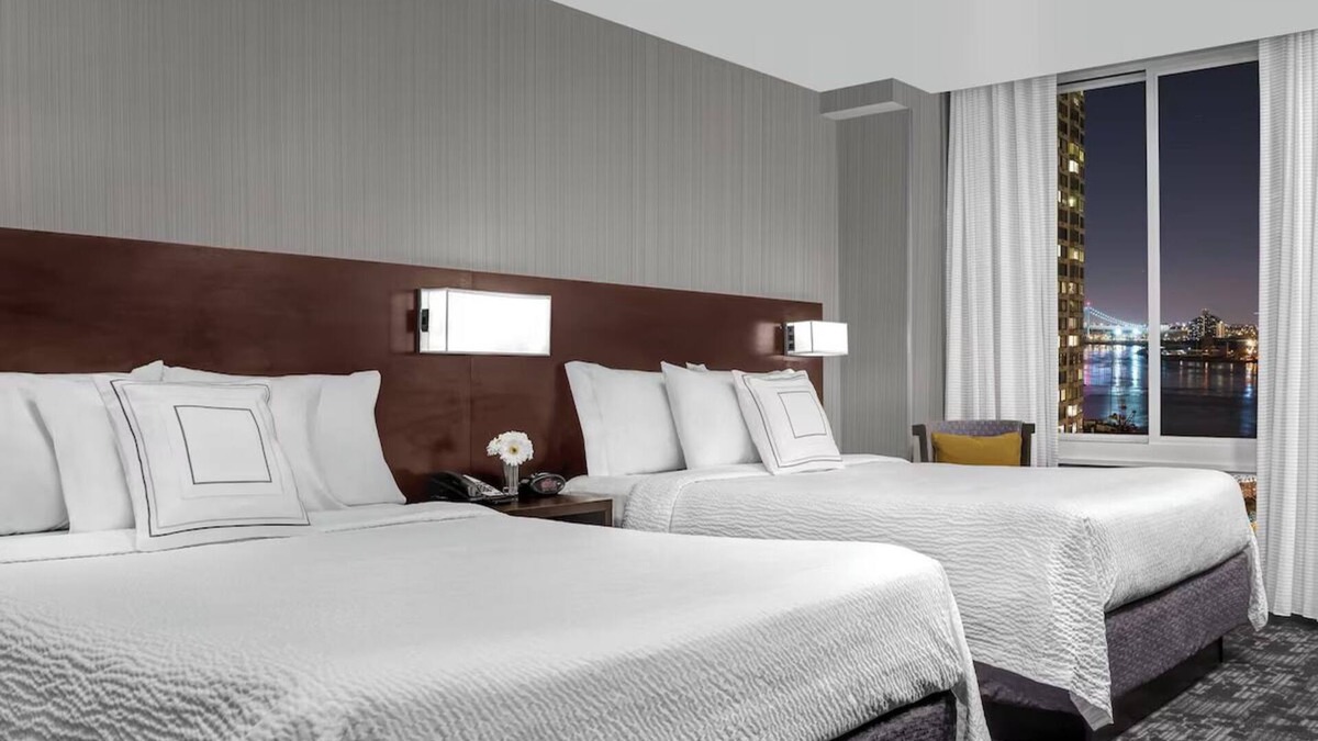 Upper East Side Hotel | 2 Queen Beds at Courtyard New York Manhattan! Onsite Dining!