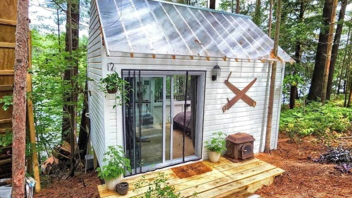 Brantingham Cabin | 2 Romantic Island Cabins for 5 - Hot Tub,Boat