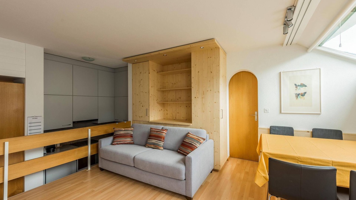 Savognin Apartment | 2 room apartment for 1 - 4 people with a view of the village of Savognin