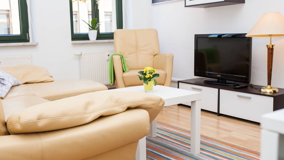 Anger-Crottendorf Apartment | 2 room apartment, kitchen, bathroom, balcony, cable TV, wireless internet, quiet - near city center