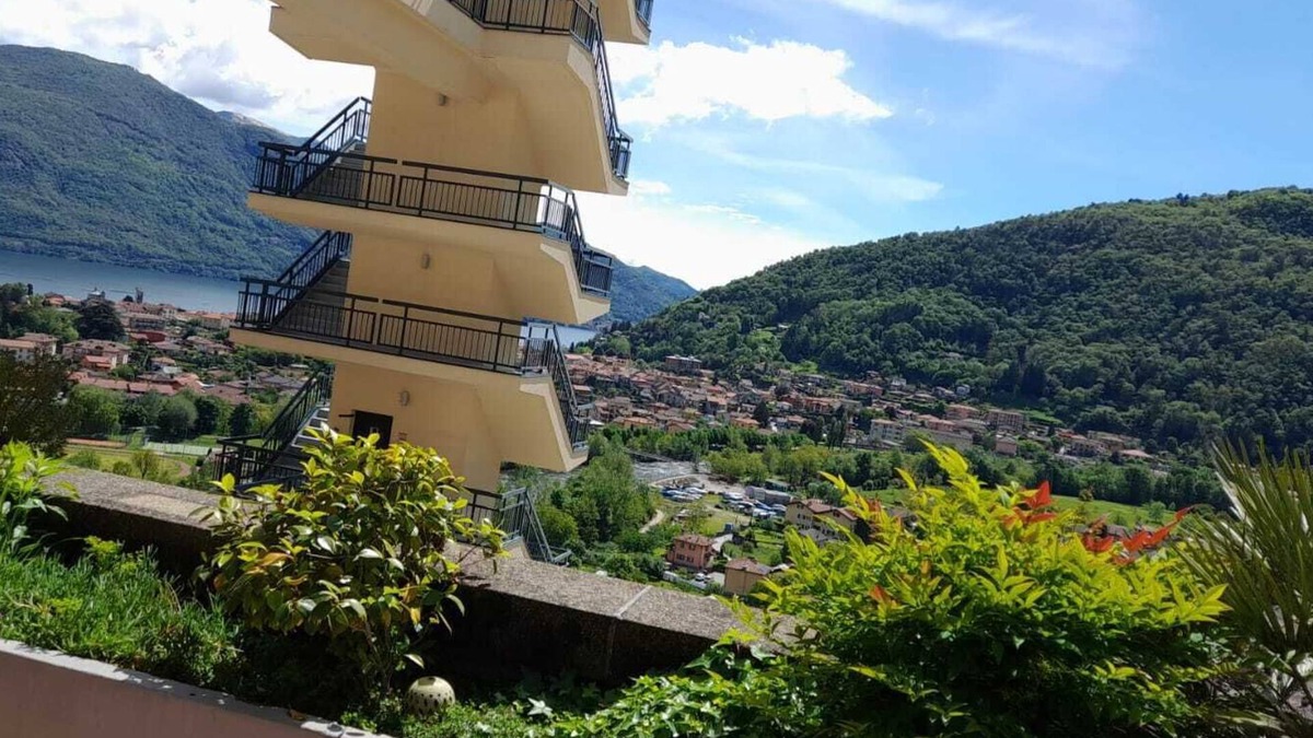 Cannobio Apartment | 2-room apartment with parking space, sunny balcony and lake view