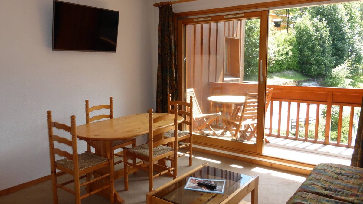 Meribel Centre Apartment | 2-Room Apartment with Pool, WiFi, and Garage in the Center of Méribel