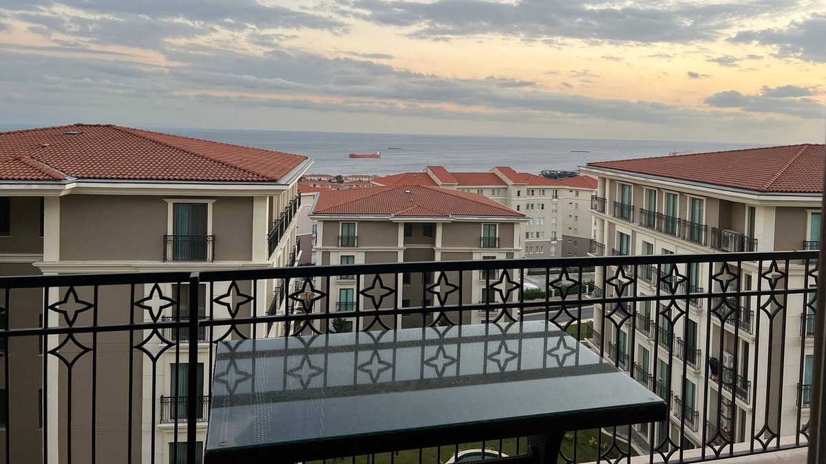 Beylikduzu Apartment | 2 Room Apartment With Amazing Sea View