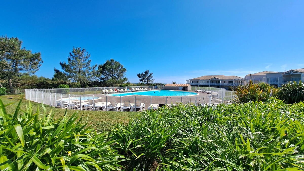 Chateau-d'Olonne Apartment | 2-room flat with terrace Sea view
