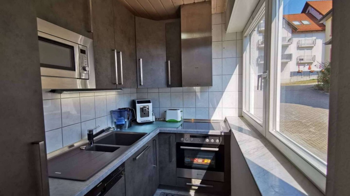 Busenbach Apartment | 2 Room Kitchen 65"smart SAT-TV Prime Washer-Dryer Balcony Parking for 4+2 Guests