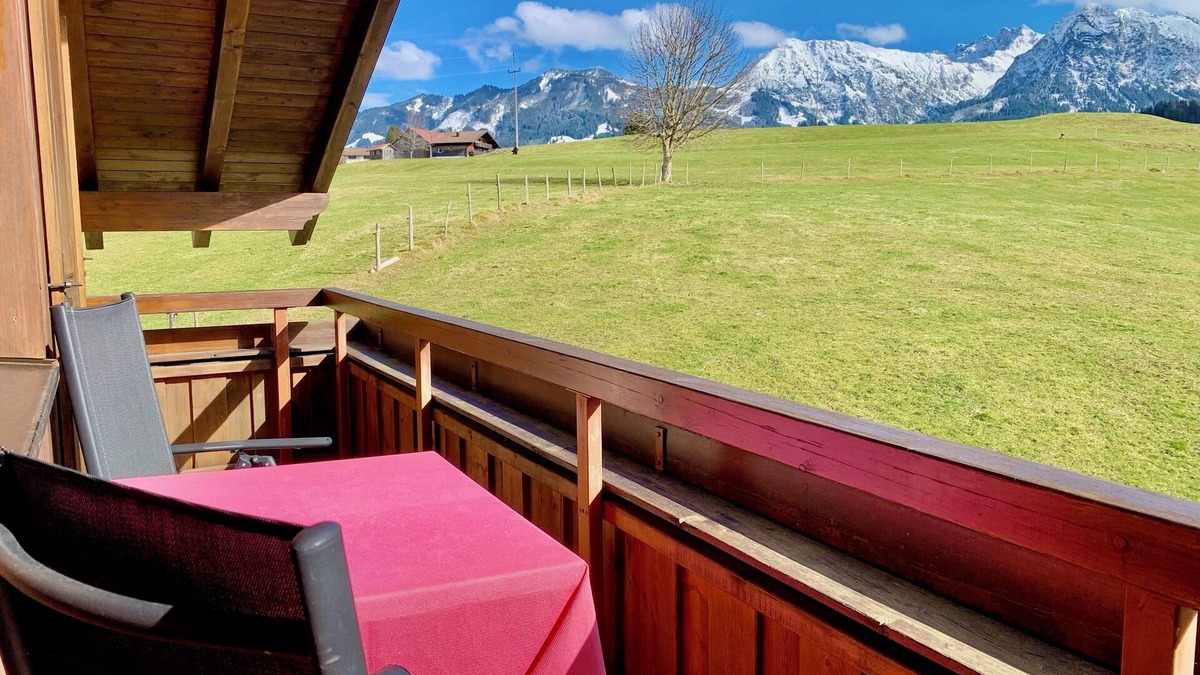Obermaiselstein Apartment | 2-room vacation apartment with mountain view