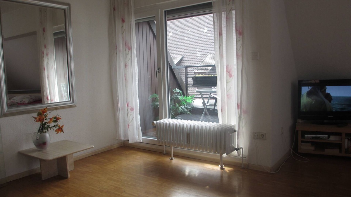 Old Town Apartment | 2 rooms Apartment in direct old town location on Rathausplatz with southwest balcony