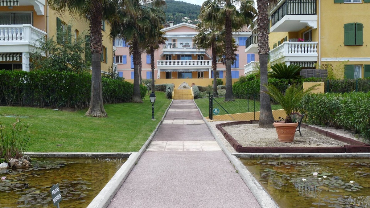 Mandelieu-La-Napoule Apartment | 2 rooms appartment in Mandelieu wit air conditionning and swimming pool