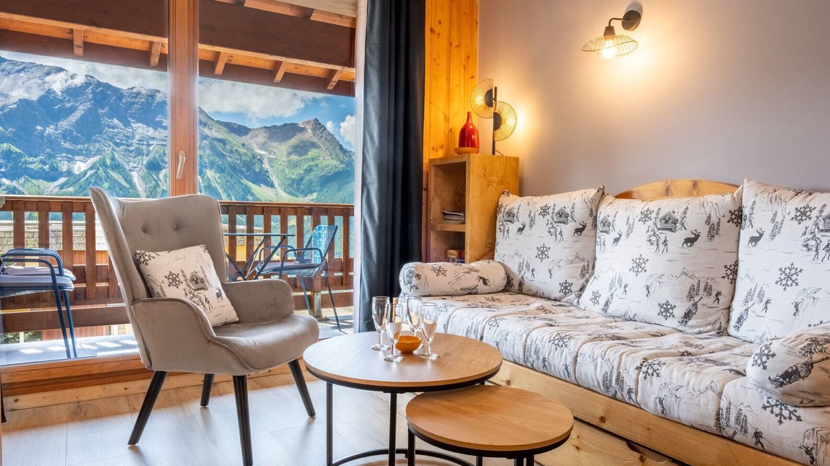 Orcieres-Merlette Apartment | 2 rooms cabin 6 pers, balcony , swimming pool ,WIFI and car park
