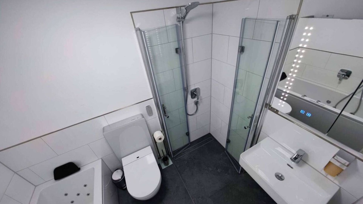 Busenbach Apartment | 2 Rooms Kitchen Whirlpool Shower-Toilet 75"SAT-TV Terrace Parking for 4+2 Guests