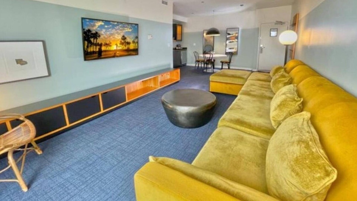 Venice Hotel | 2 Rooms Near Venice Boardwalk | Balcony | Rooftop | Free Breakfast