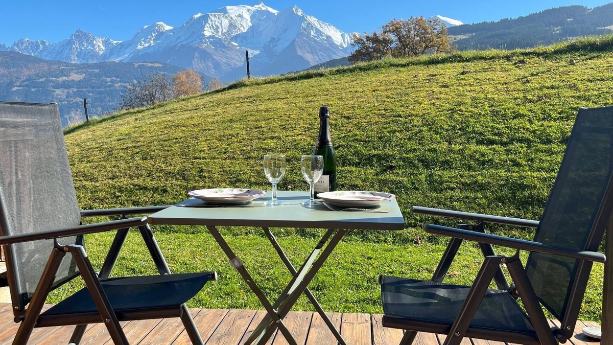 Combloux Apartment | 2 rooms with terrace view on Mt Blanc