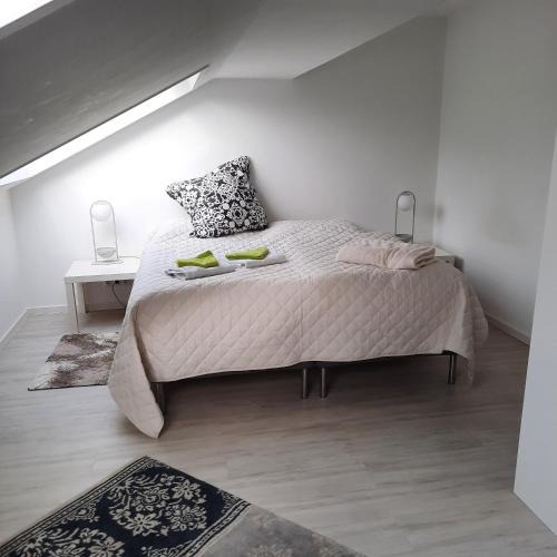 Rembrucken Apartment | 2 Schlafzimmerwohnung bei Frankfurt am Main