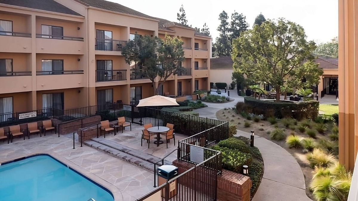El Segundo Hotel | 2 Spacious Rooms Near Dignity Health Sports Park – Ideal for Sports Fans