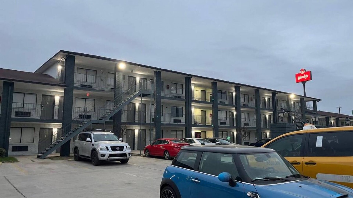 Arena District Hotel | 2 Spacious Studios Perfect for Families or Groups: Near San Antonio Prime Spots