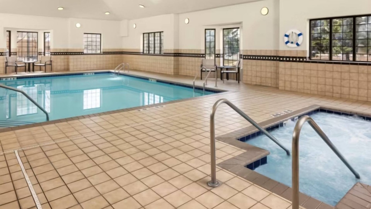 West Bloomington House | 2 Spacious Suites Near Mall of America, MSP Airport & Downtown Minneapolis