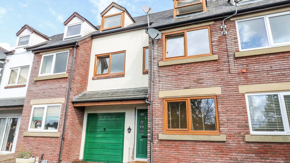 Haltwhistle Cottage | 2 STABLE MEWS in Haltwhistle