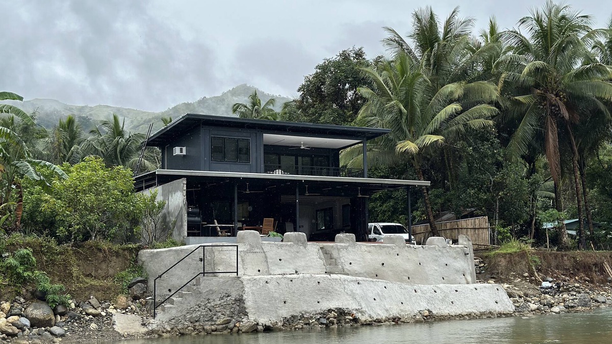 Rizal Province Cabin | 2 stores Prefab Container Vacation Home-Mountain View w/river access
