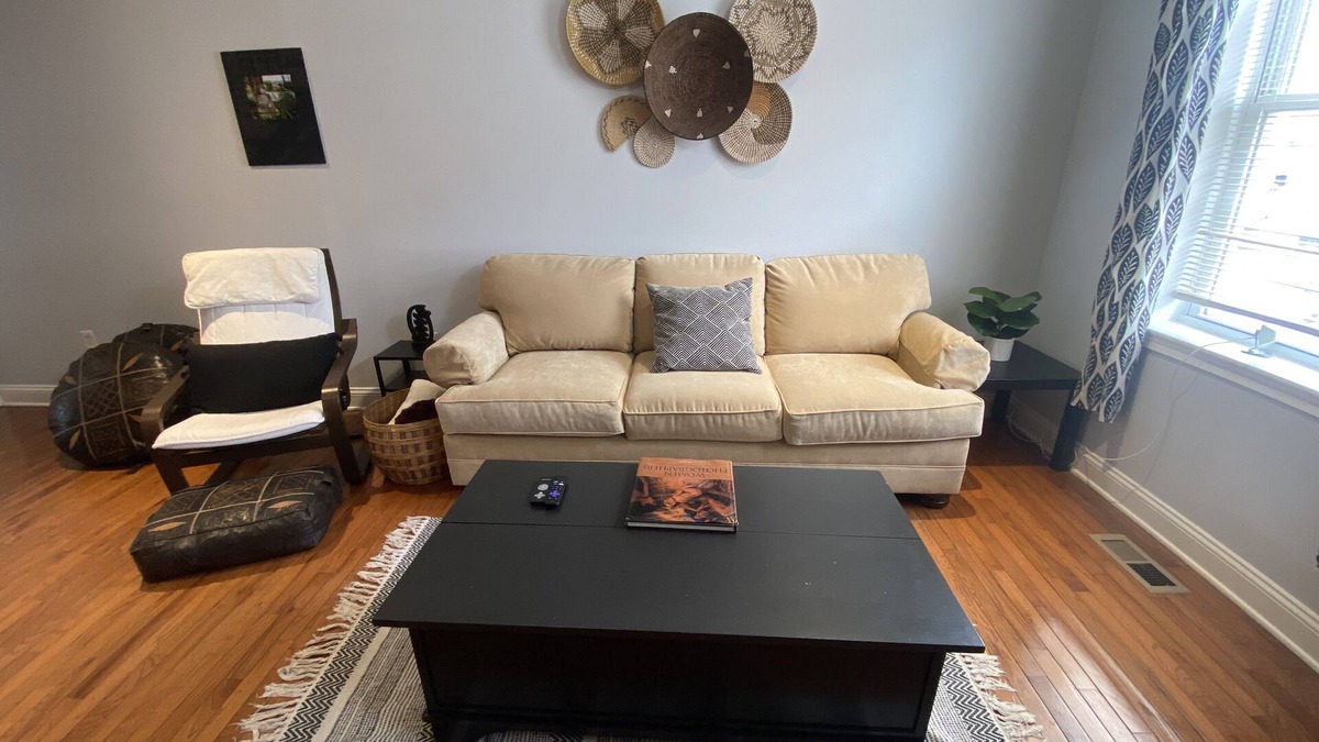 Downtown Baltimore House | 2-story 2-bed Townhouse w/jacuzzi near Johns Hopkins Hospital & Patterson Park