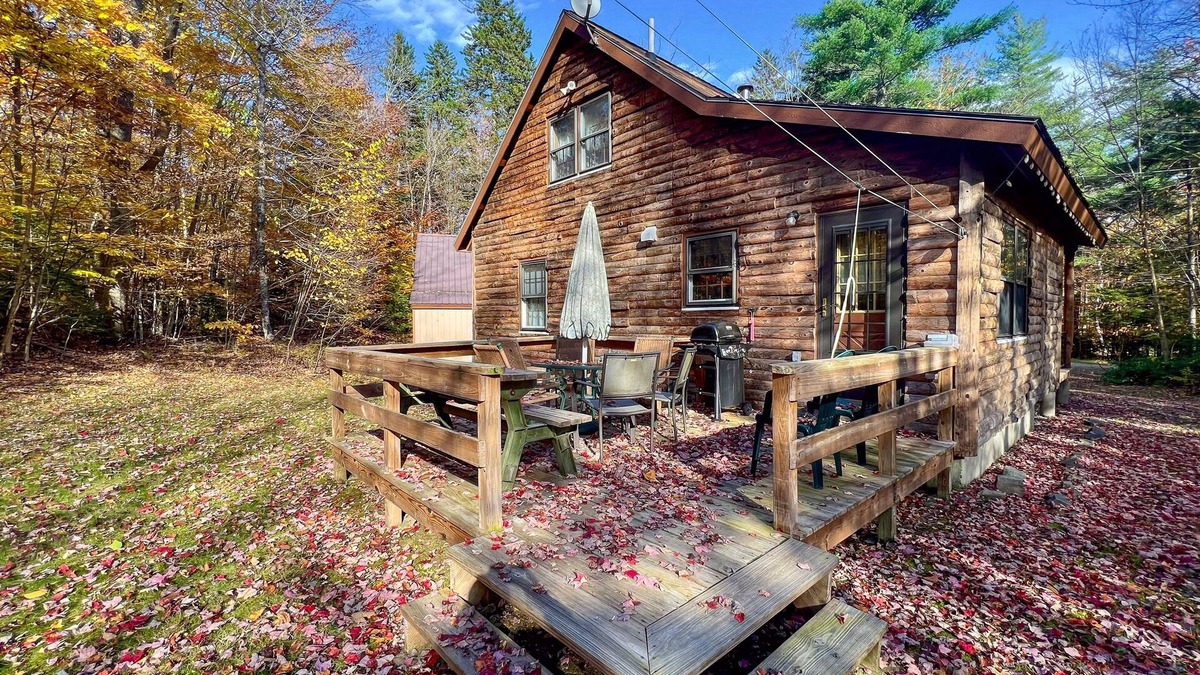 Stratton Cabin | 2-story cabin with beautiful views, deck, grill, outdoor dining area, & W/D