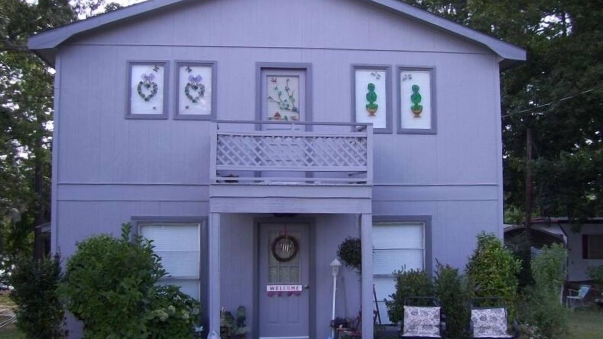 East Dublin Cottage | 2 Story Cottage at 100+Acre Lake - Come Visit with Us!