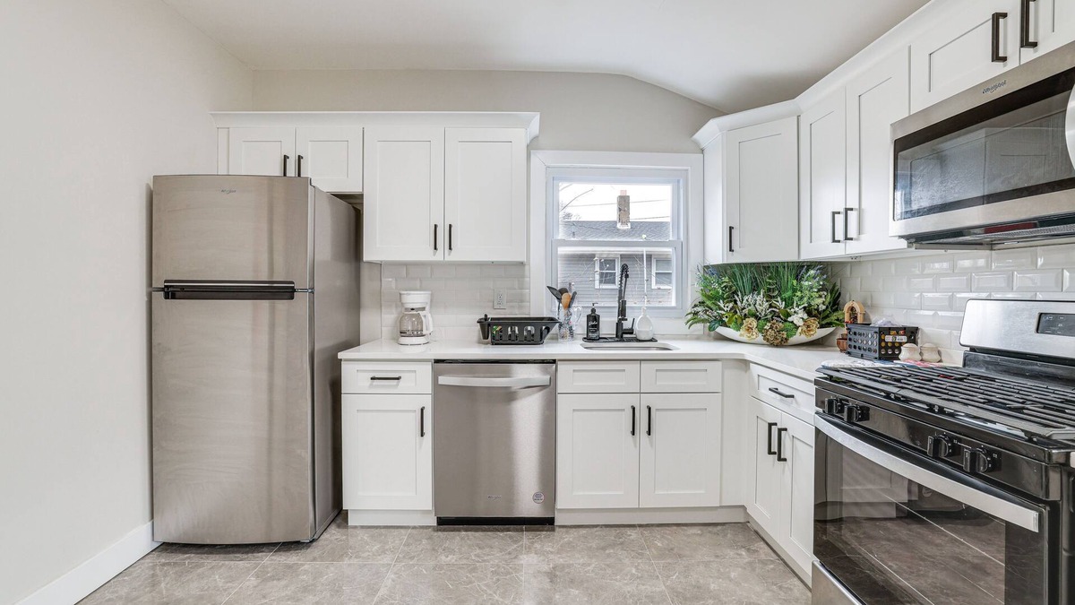 Lawnside House | 2-Story Lawnside Home: 13 Mi to Dtwn Philadelphia!