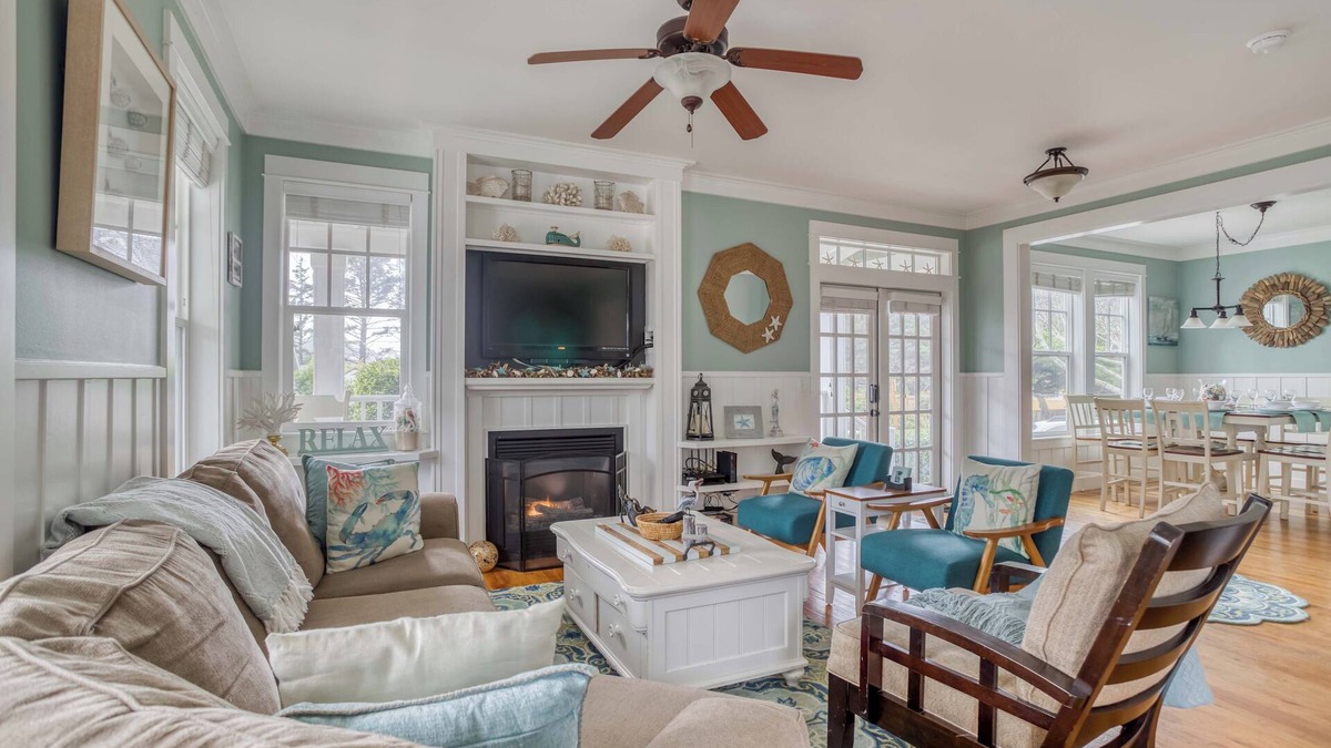 Lincoln City House | 2 Story Olivia Beach Beauty-Close to Beach-BBQ-Carriage House