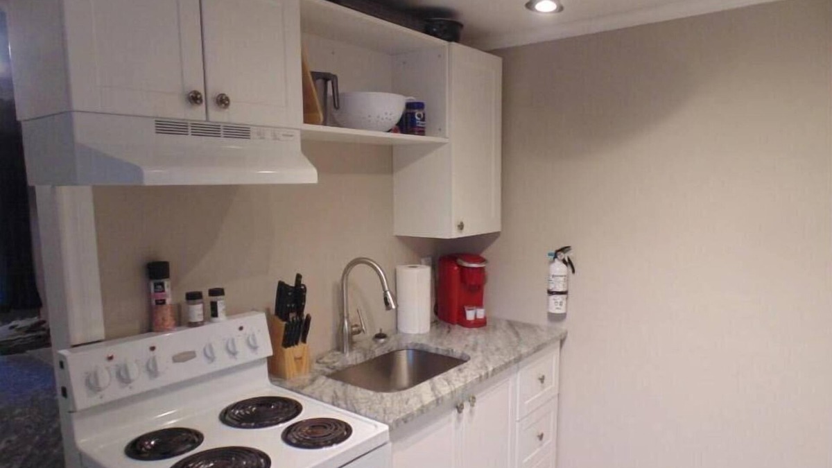 Plantagenet House | #2 Studio apartment