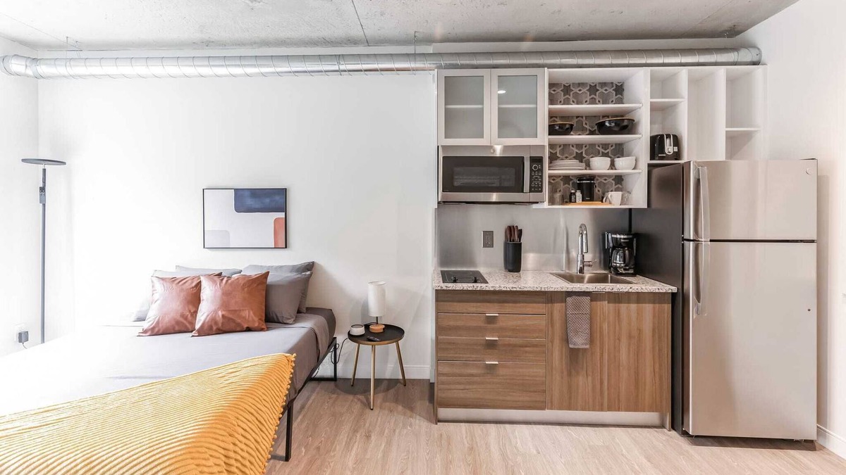 Gateway District Apartment | 2 Studios apartment w prime location