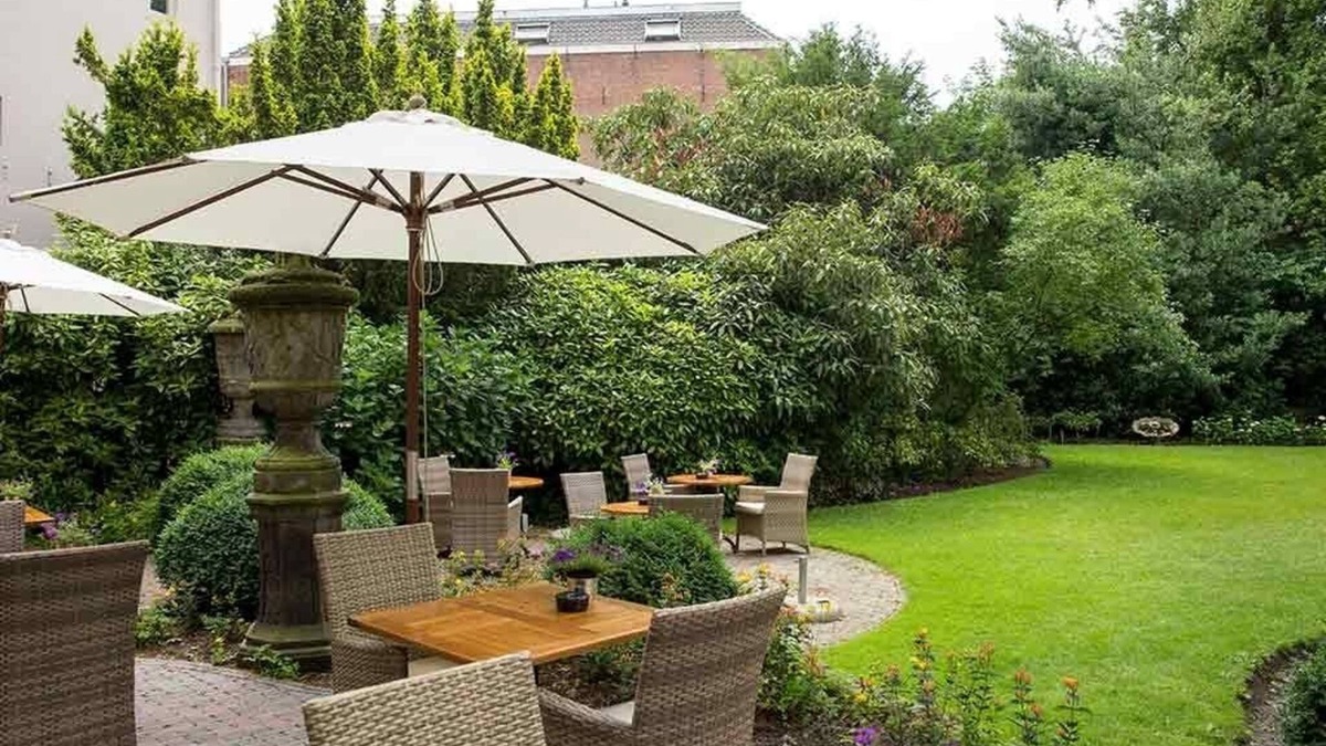 Leeuwarden Hotel | 2 Stylish Rooms Ideal for Cultural Experiences Near The Fries Museum