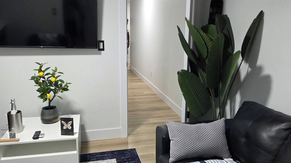 Southwest Edmonton House | 2 Suites, 2 Bedrooms, 2 Bathrooms & 2 living areas.