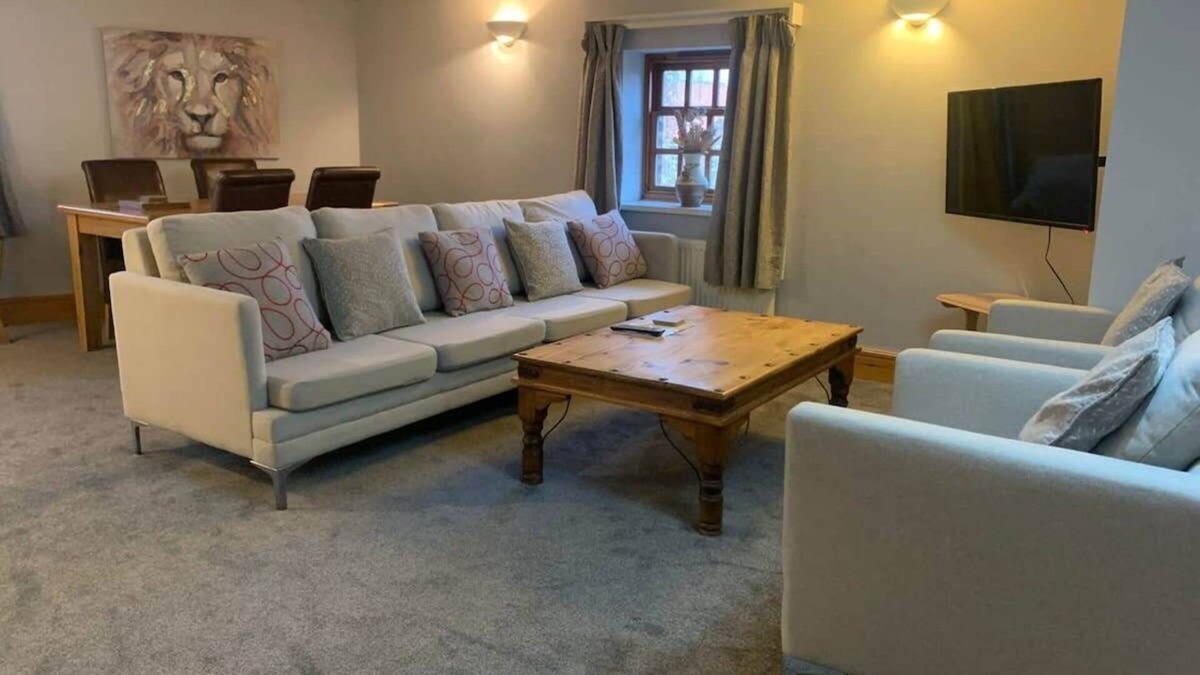 Bilbrough Apartment | 2, The Carriage House. Village Location. York 5m.