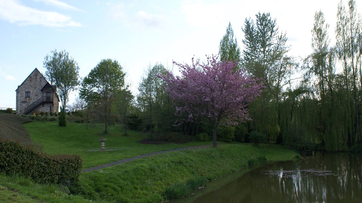 Preaux-Bocage House | 2 to 4 person gîte with pond near Caen
