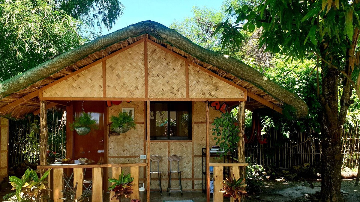 Lucap RV Rental | #2 Traditional Kubo Hut near 100 Islands Wharf