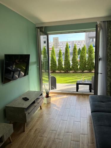 Tychy Apartment | 2 Tyskie Apartamenty z ogródkiem