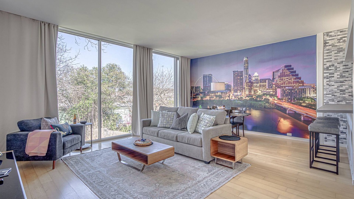 Dawson House | 2-Unit Bright & Modern SOCO Stay Near SXSW Top Spots!