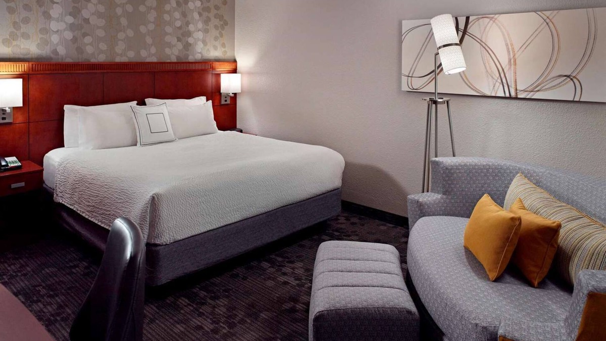 Home Park Hotel | 2 Units | Convenient Midtown Location | Modern Suite w/Pool
