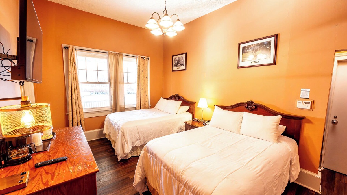 Shawnee On Delaware Hotel | 2 Units | Embrace Nature from a Modern, Historic Haven in Pocono Mountains